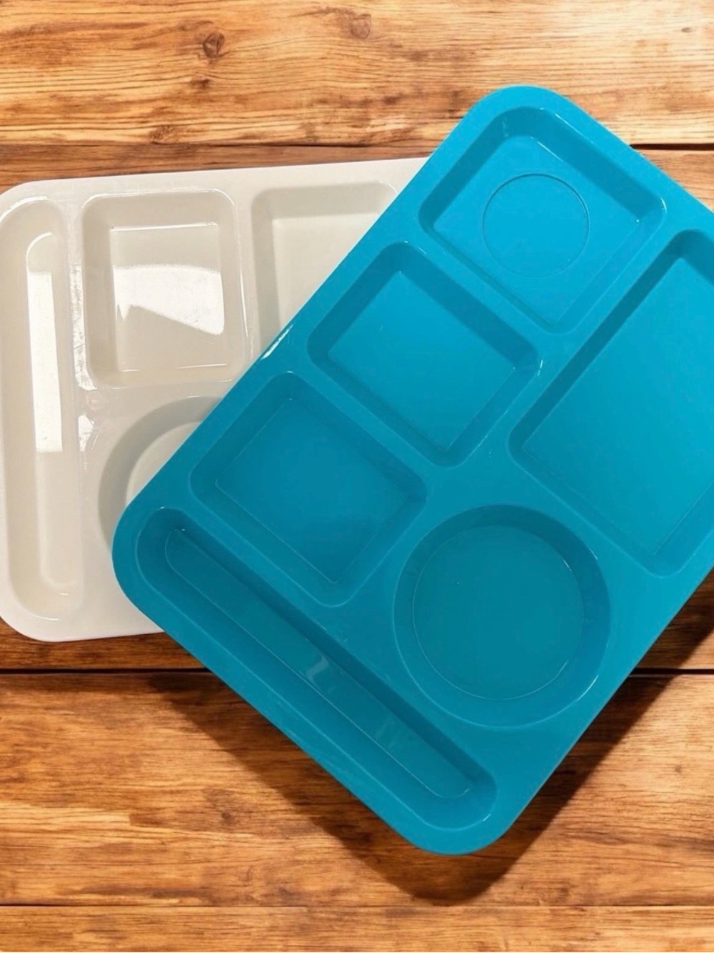 Tucker Lunch trays Compartment Set of 7- Teal & Cream and a pink